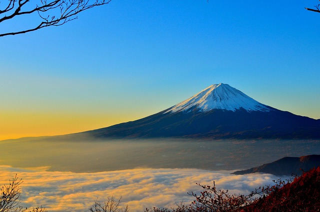 风景素材 - 山 /  火山 /  顶峰 /  自然 /  首脑 /  农村 /  云海 /  风景 /  风景秀丽的 /  田园风光 /  富士山 /  日本