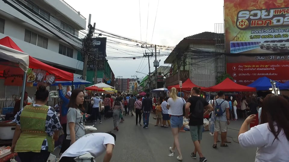 夜市素材 - 泰国 /  亚洲 /  天空 /  人类 /  人们 /  跑步 /  夜市 /  市场 /  游客 /  冷静的