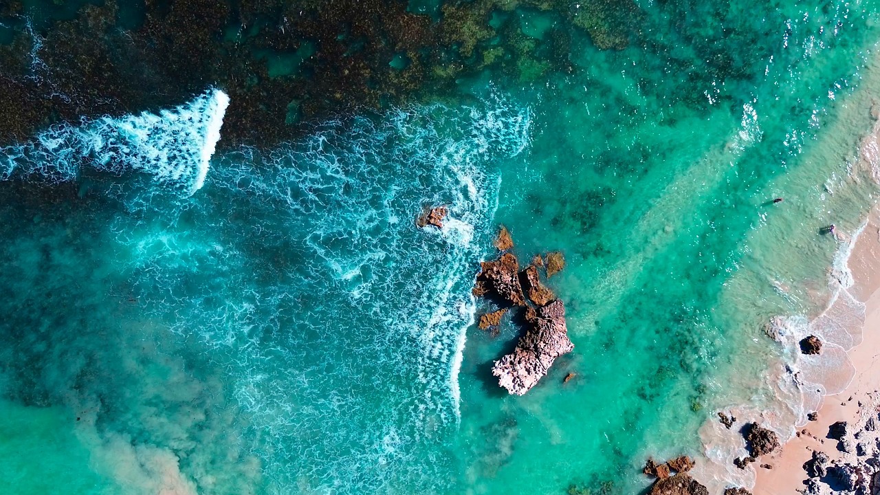 海浪素材 - 海滩 /  自然 /  海 /  沙 /  海洋 /  水 /  海景 /  海滨 /  海岸 /  景观 /  空气 /  无人机 /  户外 /  海浪 /  海岸线