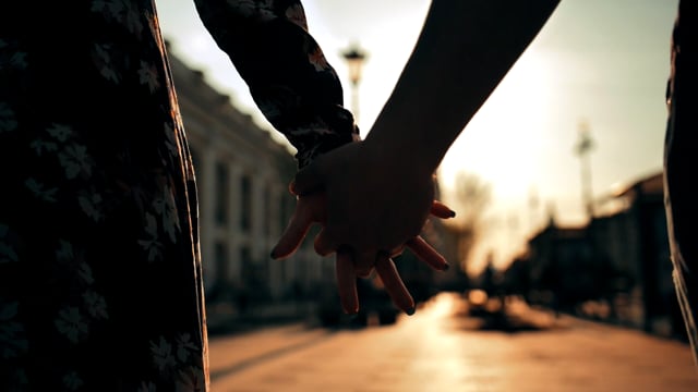 手作素材 - 夫妻 /  恋人 /  手 /  爱 /  街道 /  步行